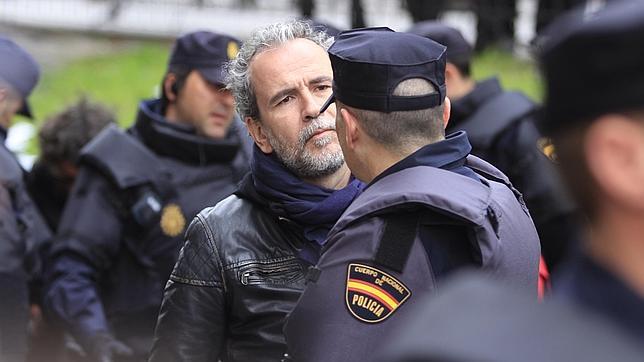 Willy Toledo se une a una protestas del SAT para reclamar «pan, techo y dignidad»