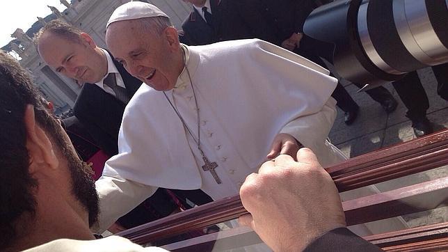 Papa Francisco: «¿Y la vieja caminaba con esto?»