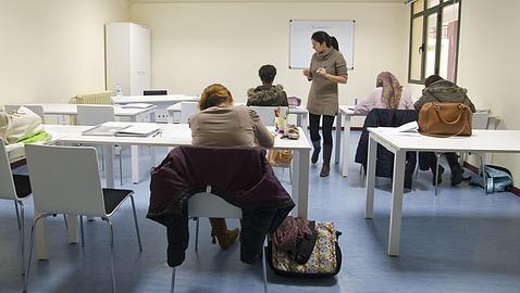 ¿Por qué no se ven chicas embarazadas en los colegios?