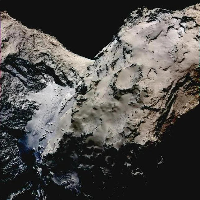 La región Hapi del cometa muestra diferencias de color que pueden indicar la presencia de hielo