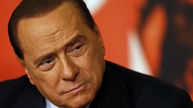 Berlusconi pagó dos millones de euros para mantener a las chicas de sus fiestas