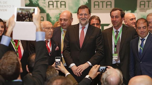 Rajoy elimina el límite de edad para capitalizar el paro y ser autónomo