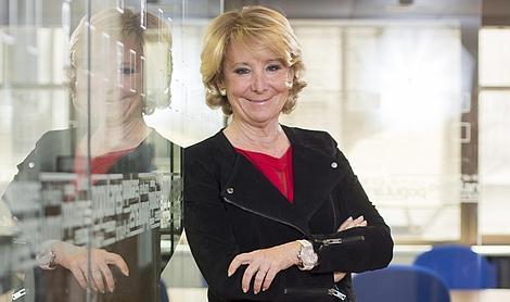 Aguirre, en la sede del PP madrileño en la primera planta de Génova/IGNACIO GIL