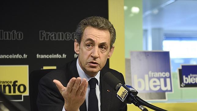 Los partidos de Sarkozy y Marine Le Pen se disputan el puesto de primer partido de Francia