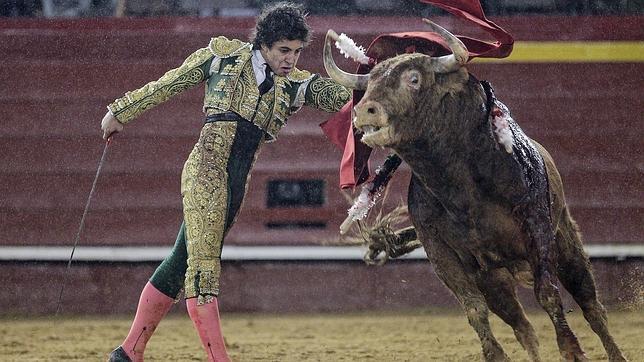 Ilusionante debut de Leo Valadez en una tarde de perros en Fallas