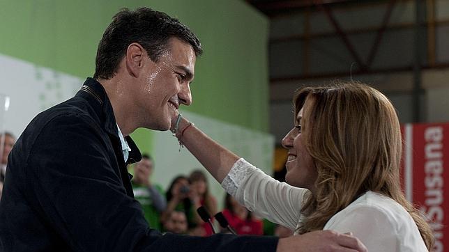 Pedro Sánchez y Susana Díaz el pasado día 13 en un mitin del PSOE en Vícar (Almería)