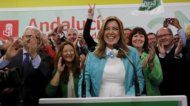 Andalucía se arroja cuatro años más en brazos del PSOE de Susana Díaz