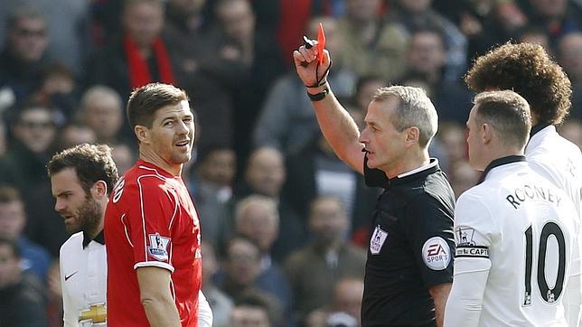 Gerrard, expulsado a los 40 segundos