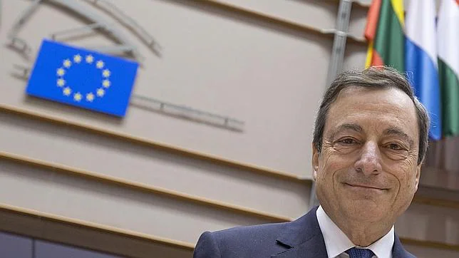 Draghi dice que el crecimiento en la eurozona está «ganando impulso»