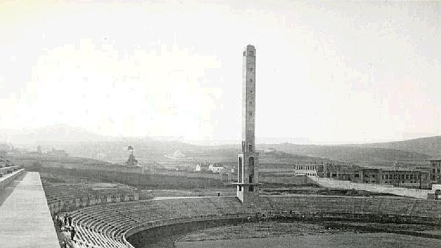 Galicia en el archivo de ABC: La construcción de un trozo del corazón de La Coruña