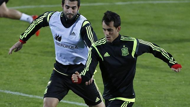 Vitolo y Juanmi, volcados con Casillas