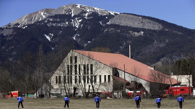 Seyne-les-Alpes llora a las víctimas del avión que se estrelló a sus puertas