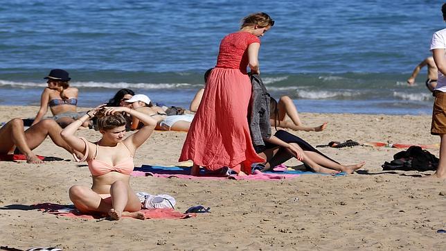 Semana Santa: temperaturas de 30 grados llenan las playas y las terrazas de turistas