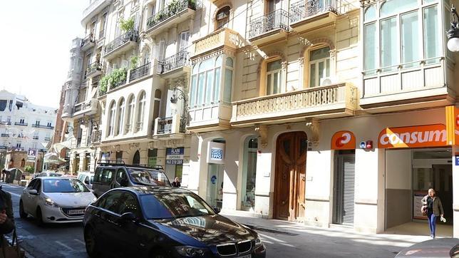 Consum abre una gran tienda junto al Mercado de Colón de Valencia