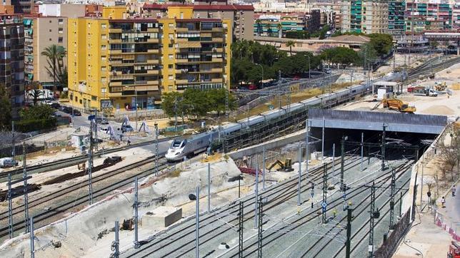 Fomento le da un «empujón» al AVE Alicante-Murcia con 18,5 millones de inversión