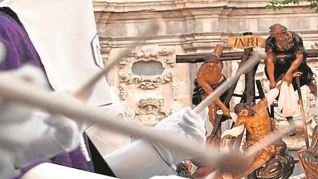 La tamborrada que se inicia en la Plaza Mayor de Madrid