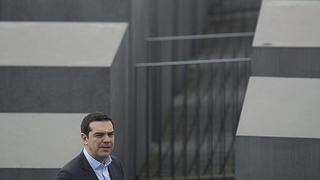 La troika no cree que Grecia logre este año superávit primario