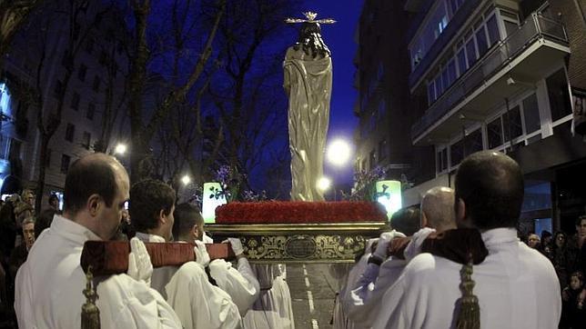 Procesión del Divino Cautivo a su paso por las calles del barrio de Salamanca