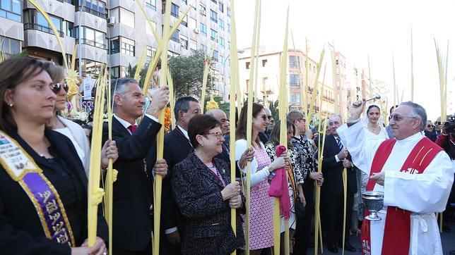 Miles de ilicitanos y alicantinos celebran con devoción del Domingo de Ramos