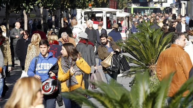 Los precios moderan su descenso cuatro décimas en marzo hasta el -0,7%