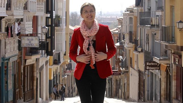 Clara San Damián: «Sólo pactaría con las fuerzas más semejantes al PP»