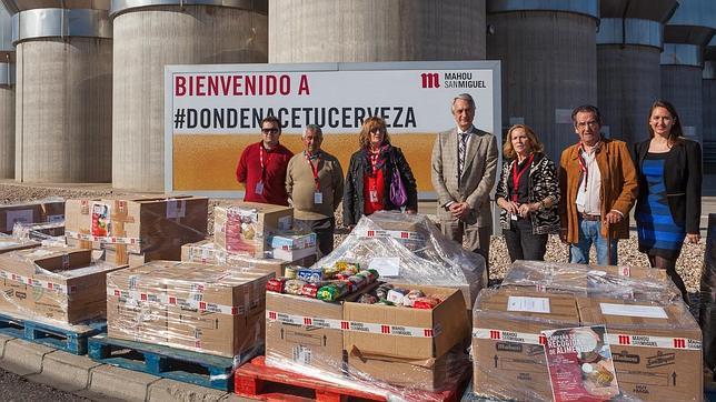 Los trabajadores de Mahou entregan más de 4.000 kilos de comida al Banco de Alimentos