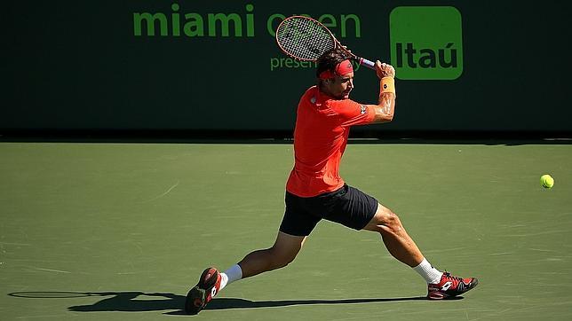 Ferrer apea a Simon y alcanza los cuartos de final en Miami