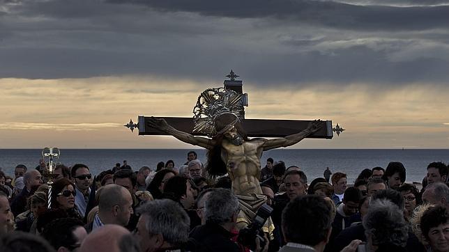 Semana Santa Marinera: guía para ver las procesiones del Cristo en la playa de El Cabanyal el Viernes Santo