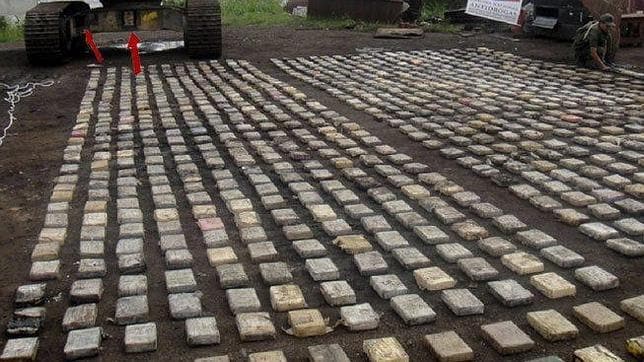 Imagen de archivo que muestra parte de un alijo de 6,7 toneladas de cocaína inacautadas por la Guardia Civil