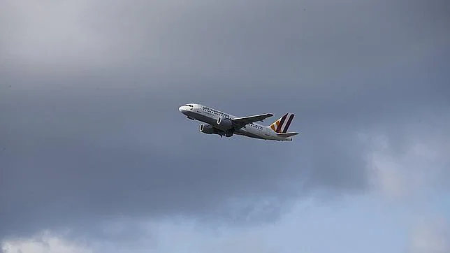 Un avión de Germanwings aterriza de emergencia por el malestar de una viajera