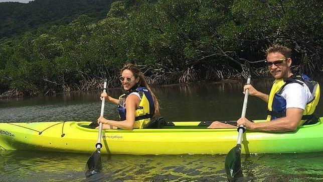 Las paradisiacas vacaciones de Jenson Button y Jessica Michibata