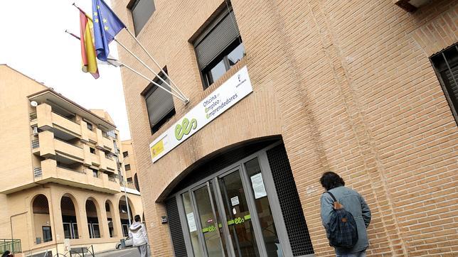 CSIF exige Policía y detectores de metales en las oficinas de empleo tras otra agresión