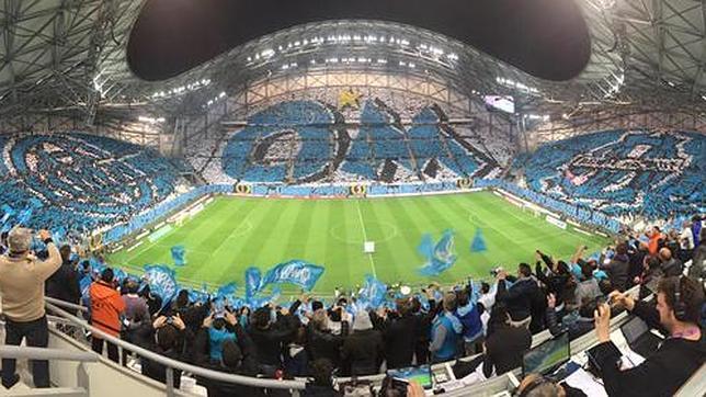 El espectacular tifo de la afición del Marsella