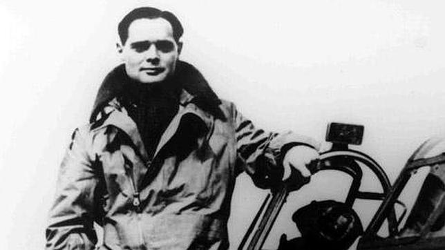 El piloto británico sin piernas que causaba pavor a los cazas nazis