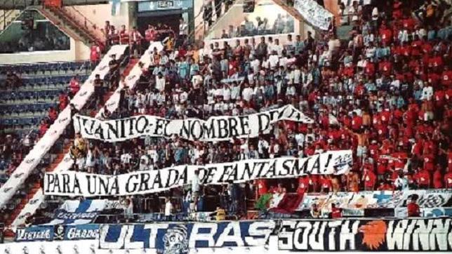 Ultras del Olympique de Marsella sacan la pancarta de la discorda