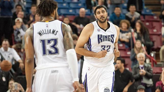 Así fue el histórico debut del gigante Sim Bhullar