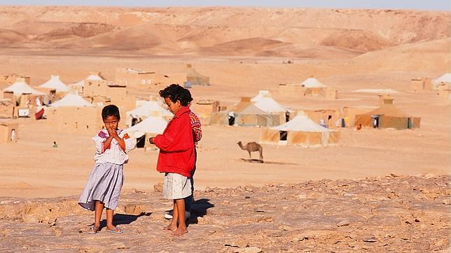 Dos niños, en el campo de refugiados de Tinduf