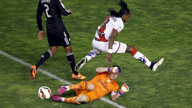 Casillas «tapa bocas» en Vallecas