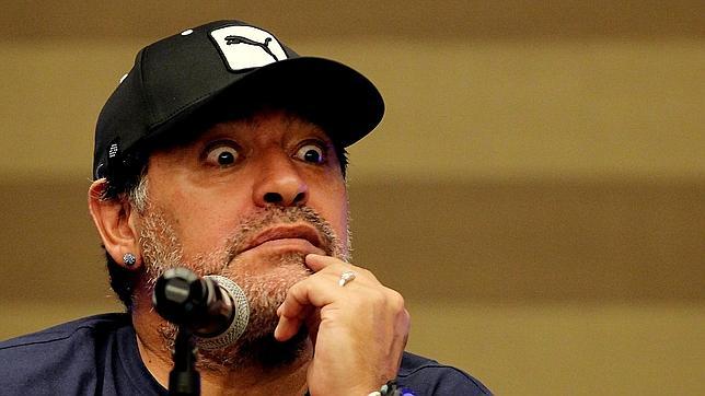 Maradona llama «corrupto» a Blatter y le pide que abandone la FIFA