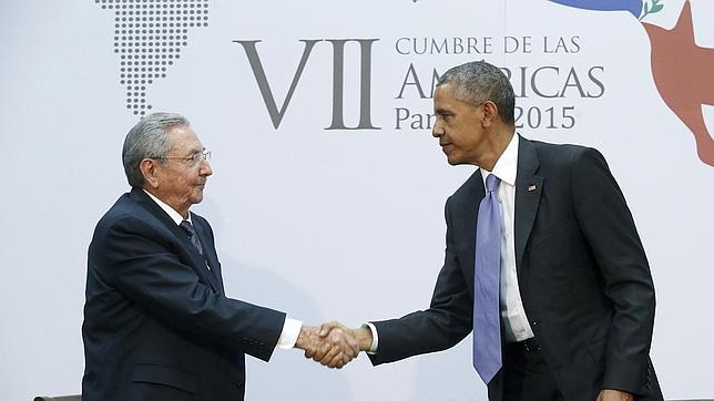 Reunión histórica de Barack Obama y Raúl Castro en la Cumbre de Panamá