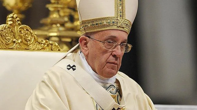 El Papa durante la ceremonia celebrada en la basílica de San Pedro