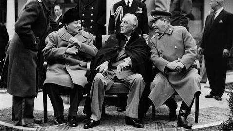Churchill, Roosevelt y Stalin en la Conferencia de Yalta