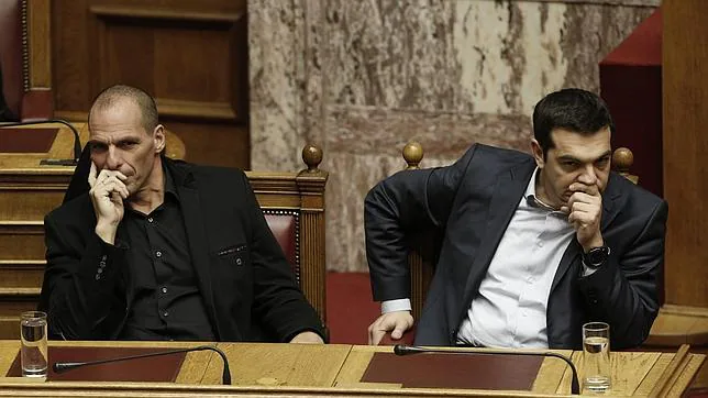Tsipras y Varufakis dan la vuelta al mundo para evitar acometer reformas