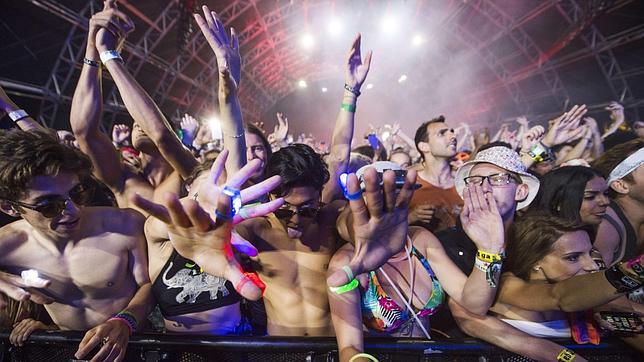 Asistentes al concierto de David Guetta en Coachella