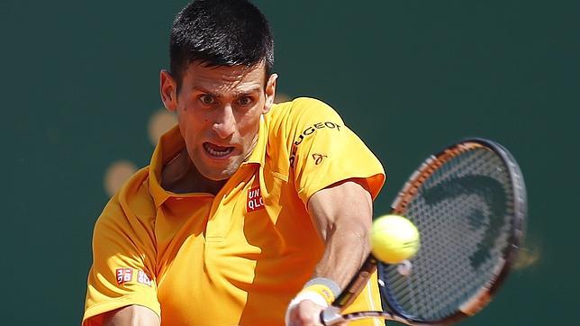 Djokovic comienza fuerte en tierra