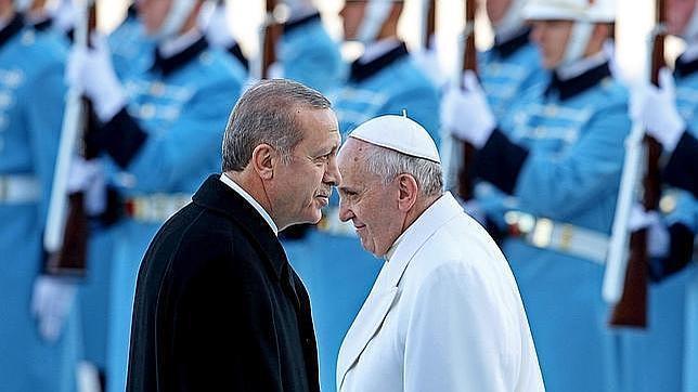 Erdogan expresa su «condena» al Papa Francisco por hablar de «genocidio armenio»