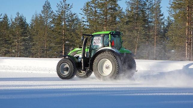 Así pilota Juha Kankkunen el tractor más rápido del mundo