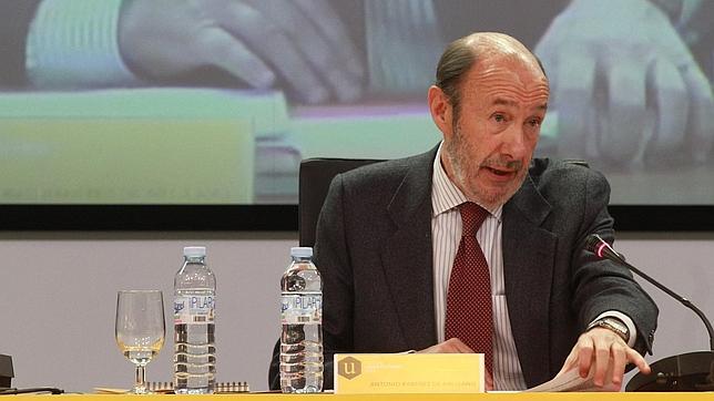 Rubalcaba elude respaldar en público el liderazgo de Pedro Sánchez en el PSOE