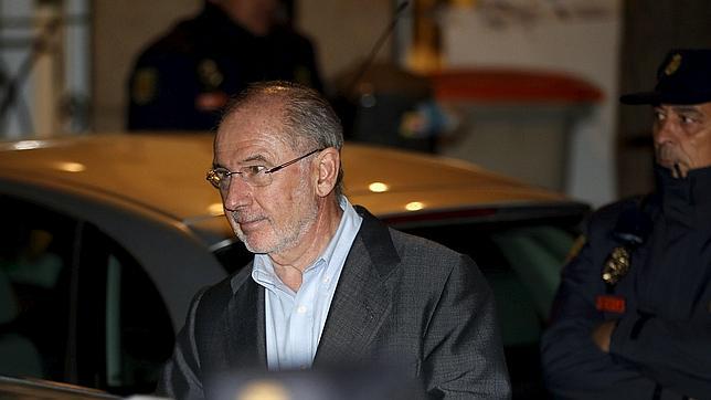 Rodrigo Rato tras concluir el registro de su despacho.