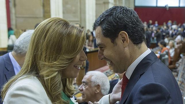 La presidenta de la Junta de Andalucía en funciones, Susana Díaz, y el líder del PP-A, Juanma Moreno